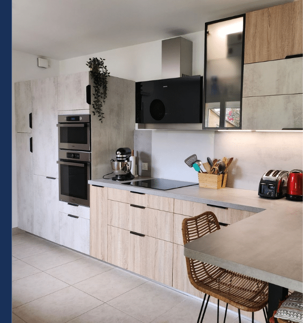 Cuisine béton clair et bois